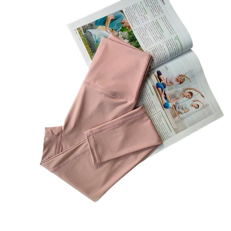 COMFORT pink high-waisted activewear leggings with a flattering fit and soft, second-skin feel. Perfect for yoga, running, or lounging.
