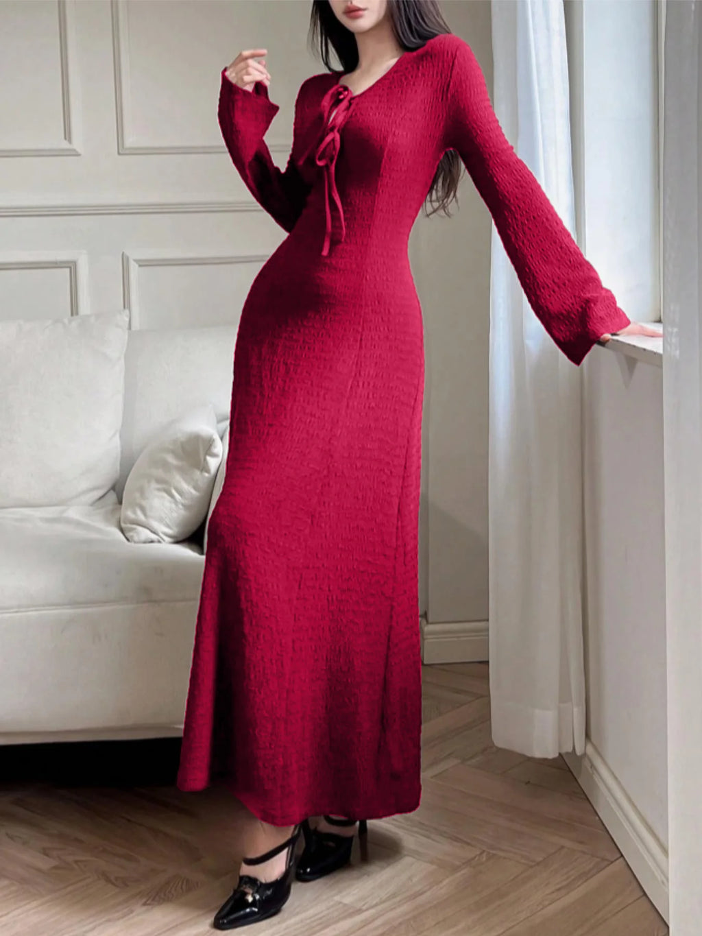 Elegant lady's long-sleeved simple basic solid-color dress