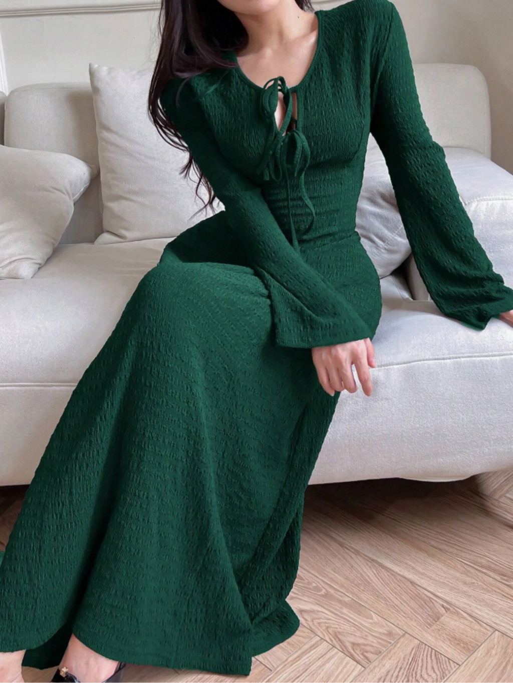 Elegant lady's long-sleeved simple basic solid-color dress