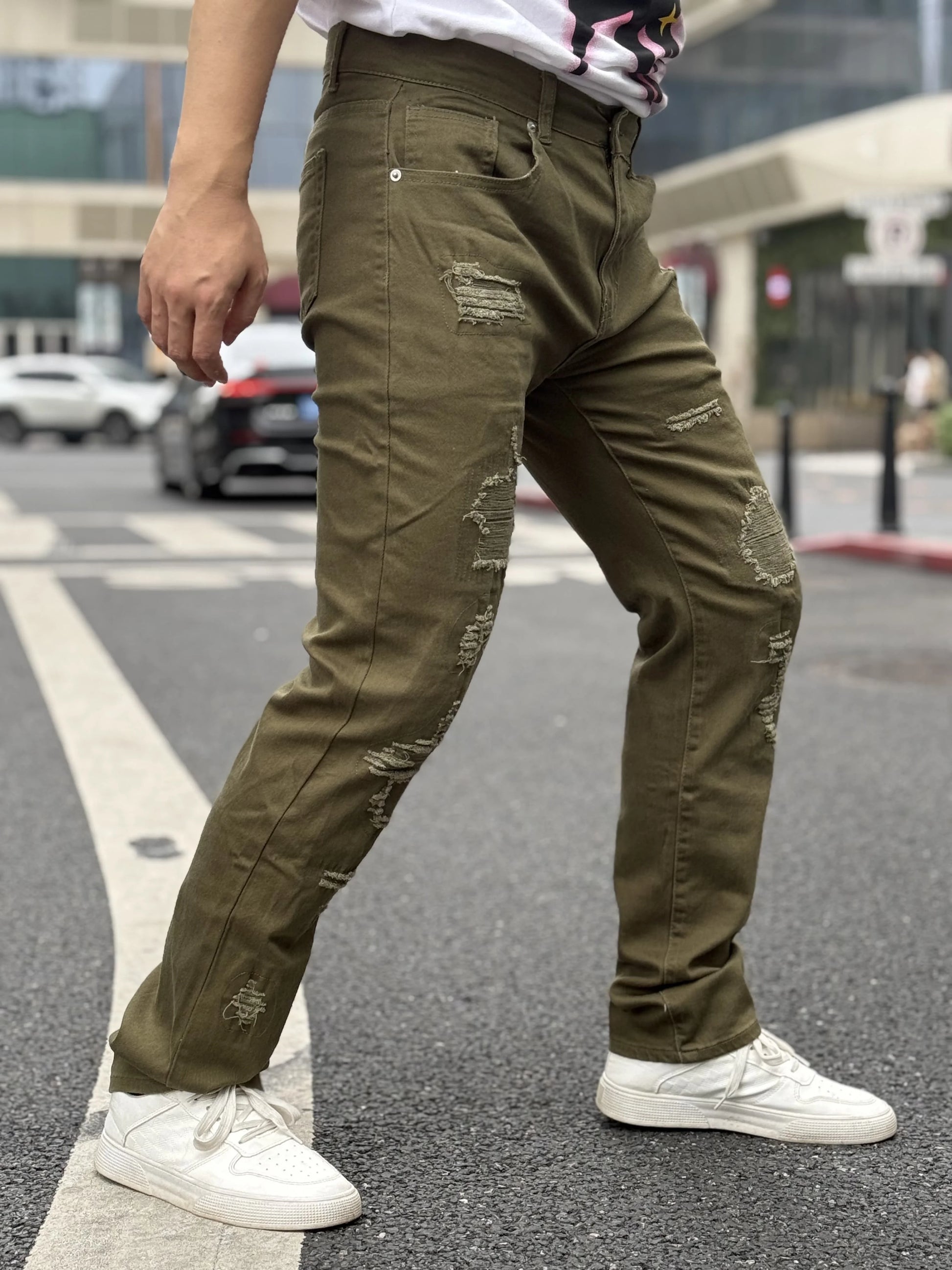 Fashionable Men's Jeans Exquisite Embroidery Patched And Mended Holes Trendy And Versatile Discounted And Free Shipping