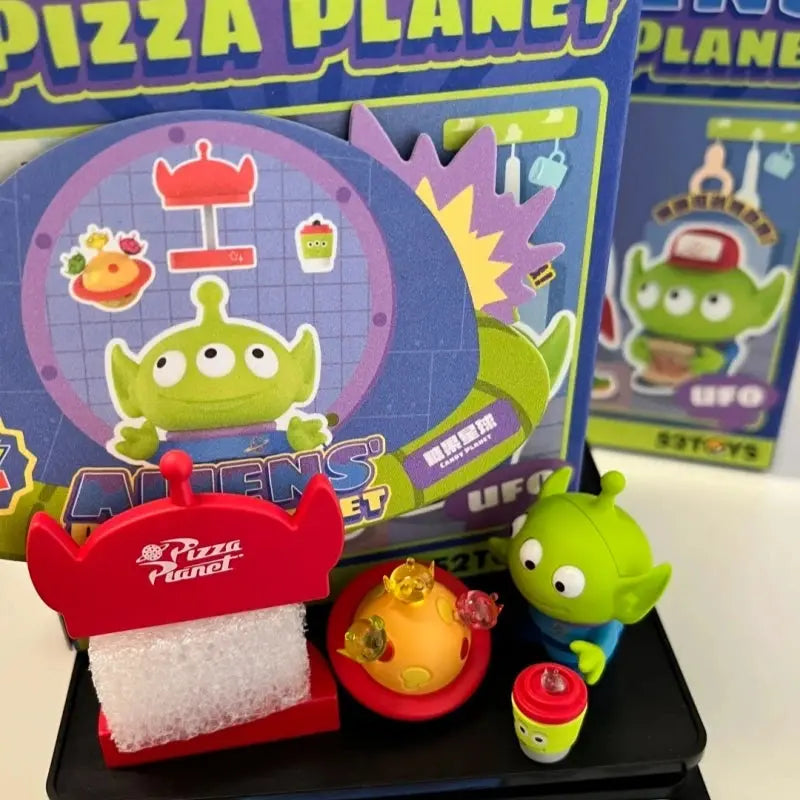 Toy Story Pizza Planet Alien PVC Collectible Figure – 52TOYS COMFORT