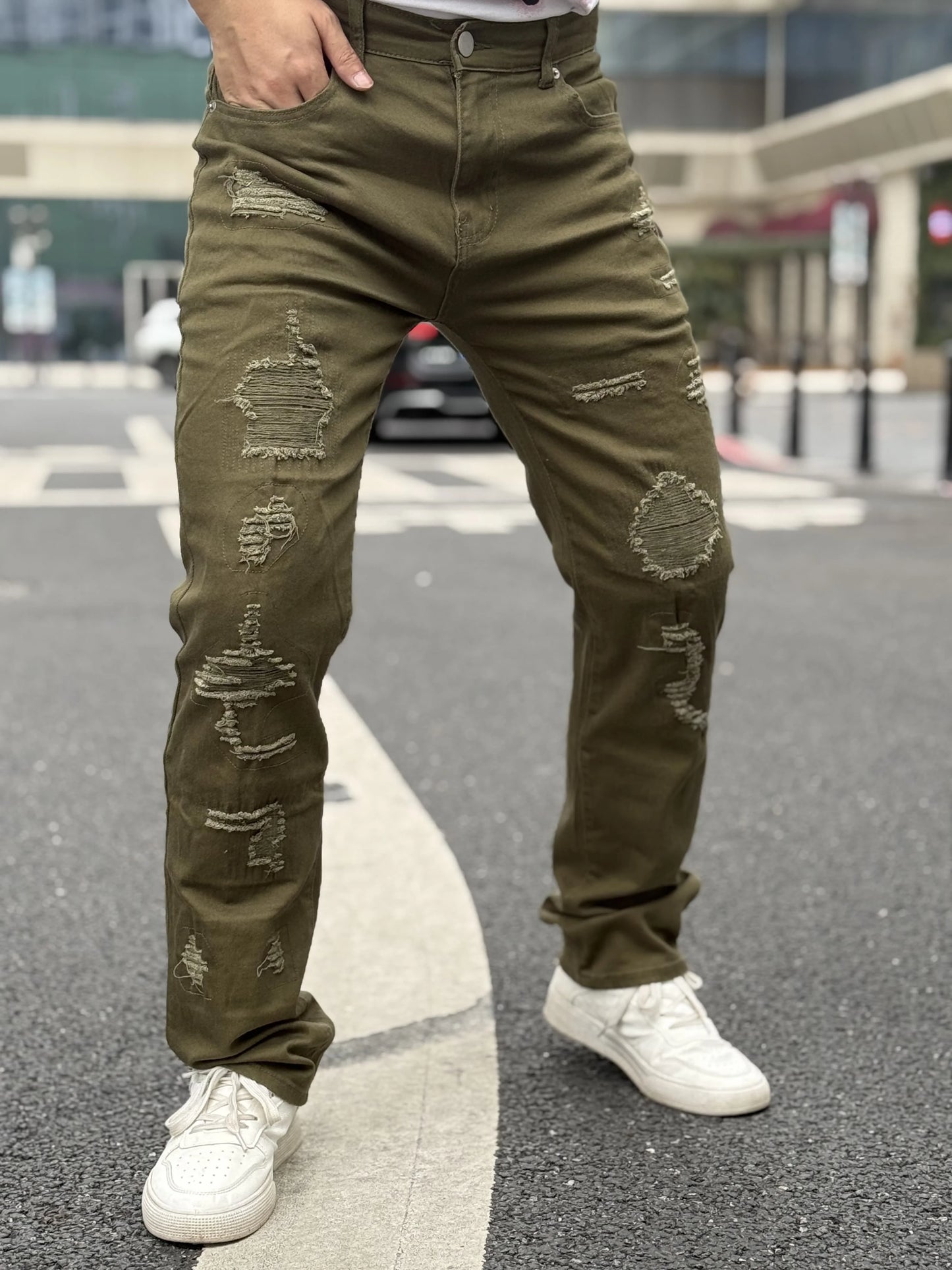 Fashionable Men's Jeans Exquisite Embroidery Patched And Mended Holes Trendy And Versatile Discounted And Free Shipping