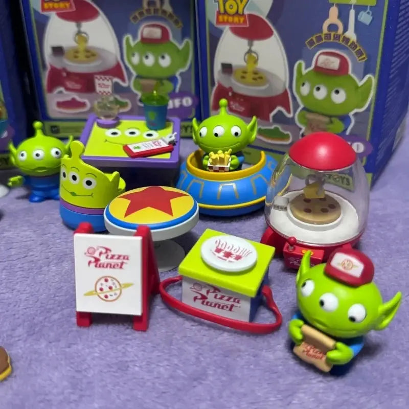 Toy Story Pizza Planet Alien PVC Collectible Figure – 52TOYS COMFORT