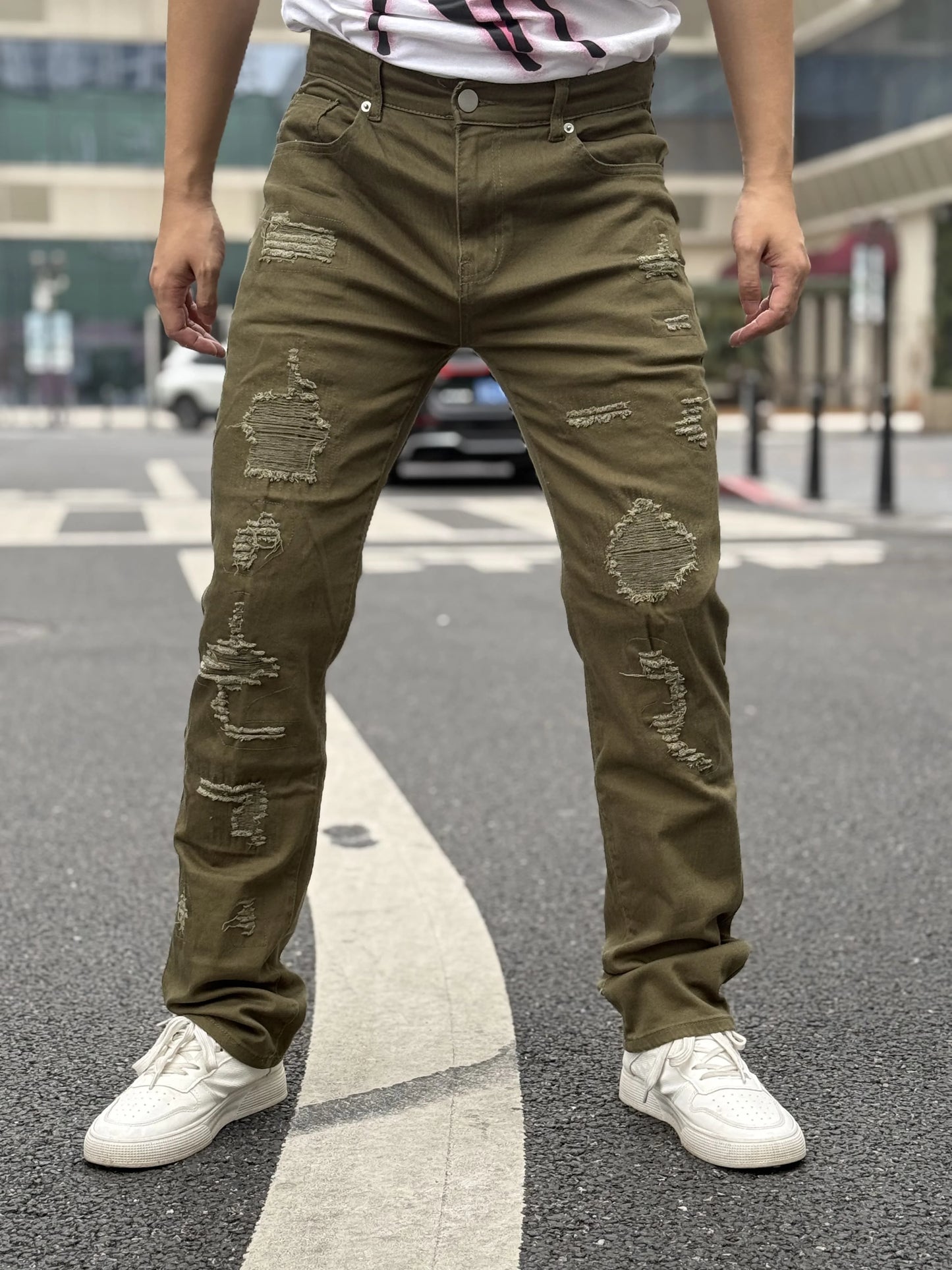 Fashionable Men's Jeans Exquisite Embroidery Patched And Mended Holes Trendy And Versatile Discounted And Free Shipping