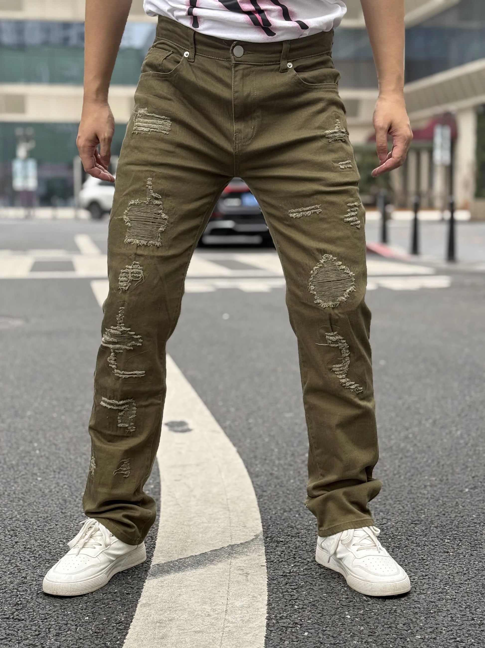 Fashionable Men's Jeans Exquisite Embroidery Patched And Mended Holes Trendy And Versatile Discounted And Free Shipping