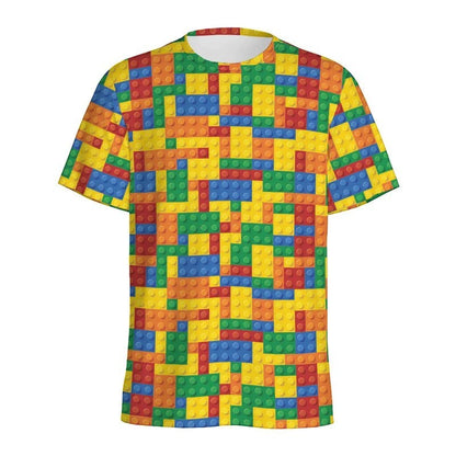 COMFORTH colorful all-over print t-shirt with a building block pattern. Short sleeves, crew neck.