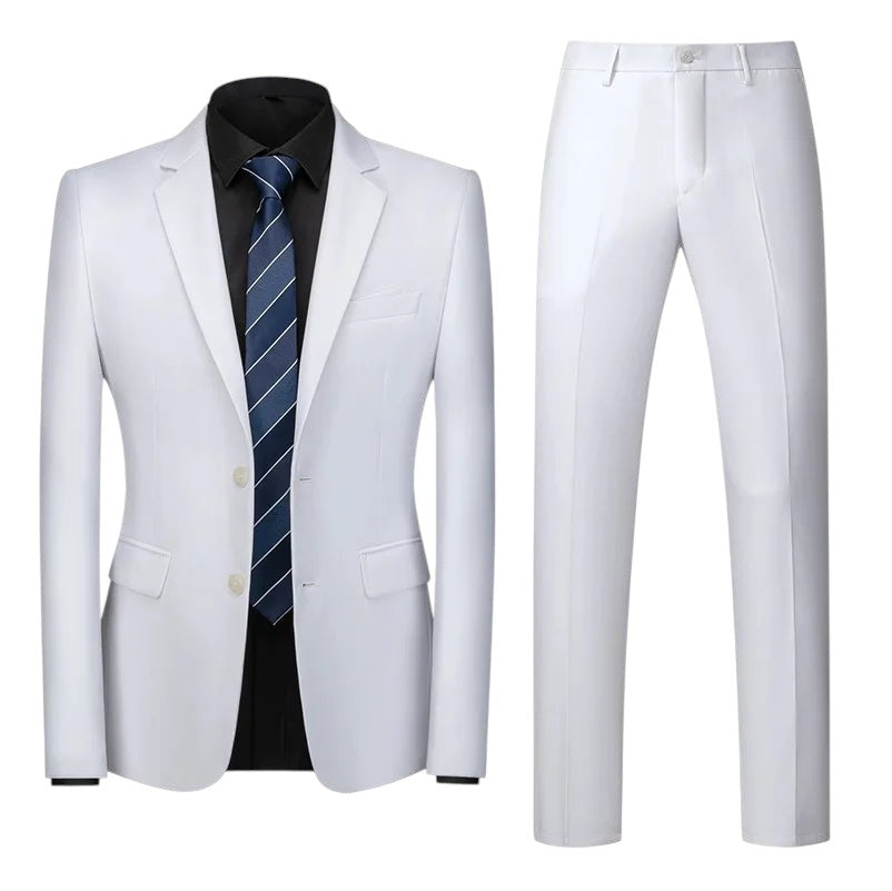 COMFORTH Men's white two-piece suit set with notch lapel jacket and flat front trousers. Polyester-viscose blend.