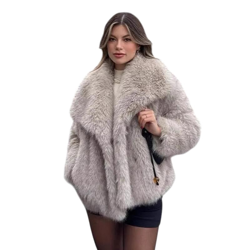 COMFORTH women's plush faux fur winter jacket in light grey with oversized collar and relaxed fit.
