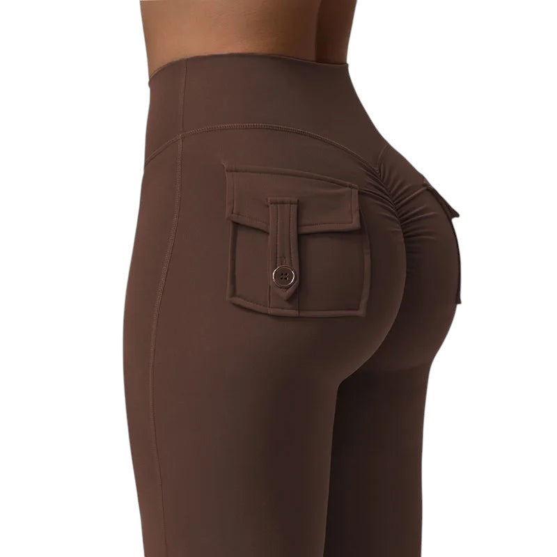 COMFORTHigh waisted brown yoga pants with ruched back detail and functional cargo pockets.
